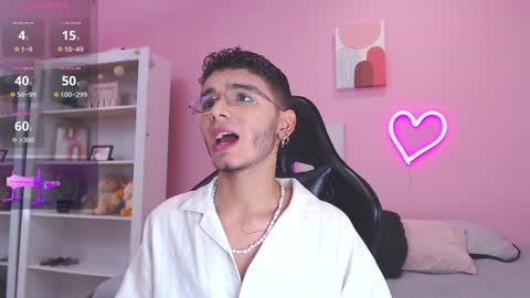 Snapshot of ian_castillo_ chatting on January 23, 2025, 11:15 am IAN CASTILLO online show from January 23, 2025, 11:15 am