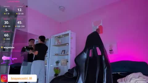 Snapshot of ian_castillo_ chatting on October 29, 2025, 11:23 am IAN CASTILLO online show from October 29, 2025, 11:23 am