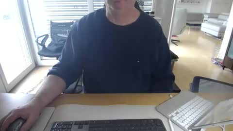 iandy12 online show from February 9, 2025, 12:52 pm