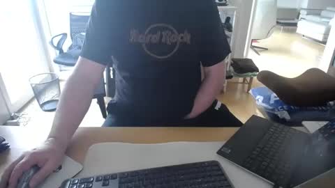 iandy12 online show from February 24, 2025, 7:33 am