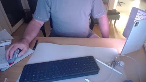 iandy12 online show from September 15, 2025, 10:10 pm