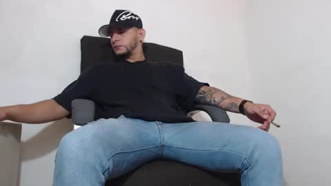 Snapshot of iandygrasso chatting on January 17, 2025, 12:31 pm iandygrasso online show from January 17, 2025, 12:31 pm