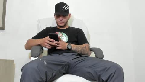 Snapshot of iandygrasso chatting on January 28, 2025, 10:45 am iandygrasso online show from January 28, 2025, 10:45 am