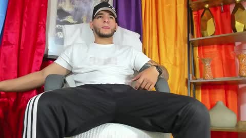 Snapshot of iandygrasso chatting on February 19, 2025, 10:56 am iandygrasso online show from February 19, 2025, 10:56 am
