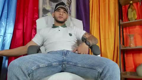 Snapshot of iandygrasso chatting on February 22, 2025, 12:51 pm iandygrasso online show from February 22, 2025, 12:51 pm