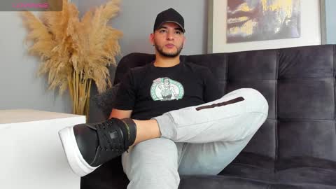 Snapshot of iandygrasso chatting on September 16, 2025, 3:46 pm iandygrasso online show from September 16, 2025, 3:46 pm
