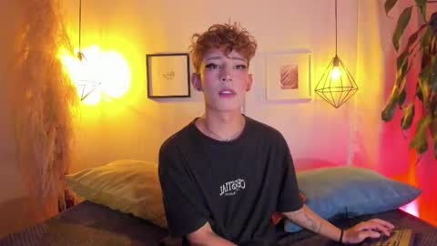 Snapshot of iangel_ chatting on October 10, 2025, 3:38 am ian online show from October 10, 2025, 3:38 am