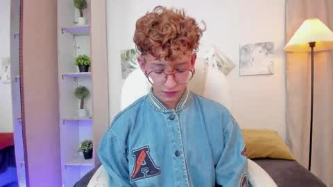 Snapshot of iangel_ chatting on November 30, 2025, 2:59 am ian online show from November 30, 2025, 2:59 am