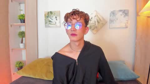 Snapshot of iangel_ chatting on December 17, 2025, 4:07 am ian online show from December 17, 2025, 4:07 am