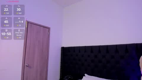 Snapshot of iangilbert chatting on November 7, 2025, 8:20 pm ian online show from November 7, 2025, 8:20 pm