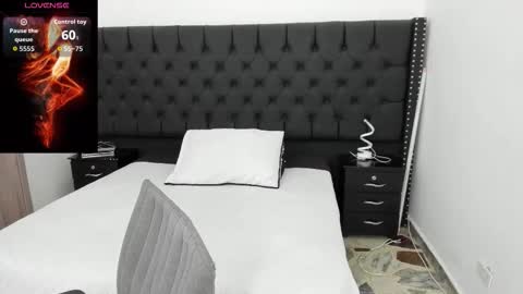 Snapshot of iangilbert chatting on November 24, 2025, 8:19 pm ian online show from November 24, 2025, 8:19 pm