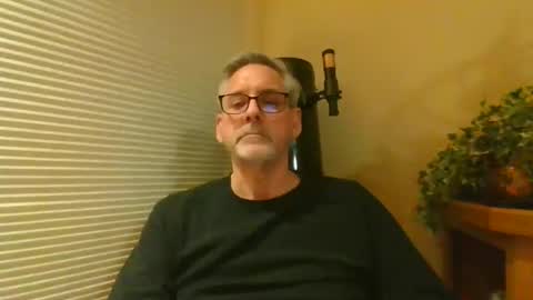 Snapshot of icanhelpu43 chatting on February 2, 2025, 1:23 am icanhelpu43 online show from February 2, 2025, 1:23 am