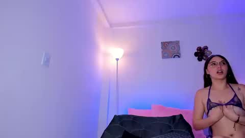 Snapshot of ice_grace chatting on September 12, 2025, 1:22 pm ice online show from September 12, 2025, 1:22 pm