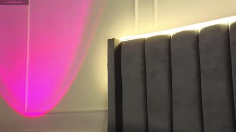 Crystall online show from November 19, 2025, 11:32 am