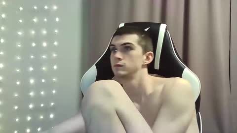 MAX online show from January 27, 2025, 5:48 pm