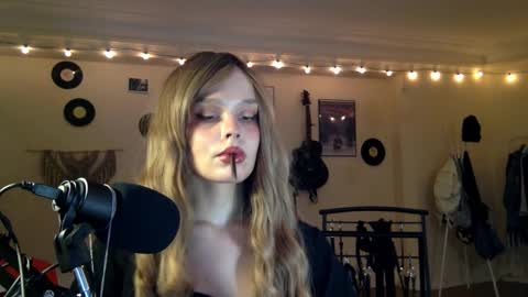 Nina online show from February 14, 2026, 11:56 pm