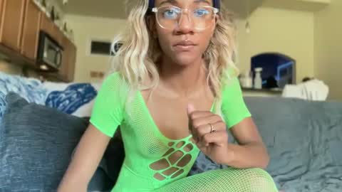 Snapshot of icedmochabree chatting on October 9, 2025, 2:26 pm bree summers online show from October 9, 2025, 2:26 pm