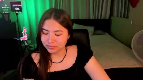 Snapshot of iceicebabe_ chatting on June 19, 2026, 1:21 am Aiza online show from June 19, 2026, 1:21 am