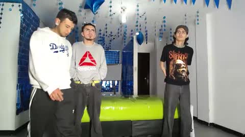 THOMAS AND DAMIAND online show from March 3, 2025, 12:58 pm