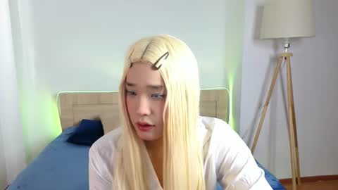 Snapshot of icexoxo chatting on July 16, 2026, 12:44 pm Ice online show from July 16, 2026, 12:44 pm