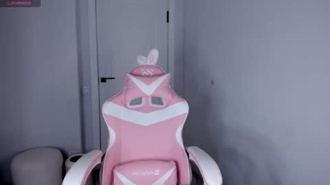 Hitomi   online show from February 5, 2026, 10:25 pm