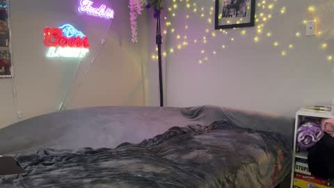 Snapshot of icyduo chatting on February 9, 2025, 12:19 pm doubletrouble online show from February 9, 2025, 12:19 pm