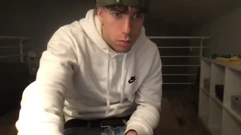 Snapshot of icyninesix chatting on December 19, 2024, 5:18 am icyninesix online show from December 19, 2024, 5:18 am