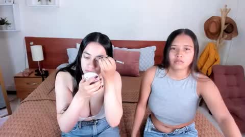 Snapshot of icysweetcam chatting on October 10, 2025, 10:14 am Icy online show from October 10, 2025, 10:14 am