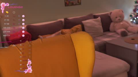 Snapshot of idontlikeguccibelts chatting on December 20, 2024, 4:14 pm Little Flower online show from December 20, 2024, 4:14 pm