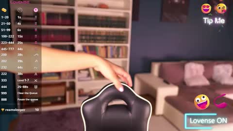 Snapshot of idontlikeguccibelts chatting on September 13, 2025, 3:23 pm Little Flower online show from September 13, 2025, 3:23 pm