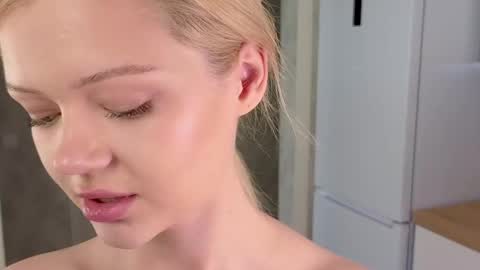 Lisa online show from March 4, 2025, 6:26 am