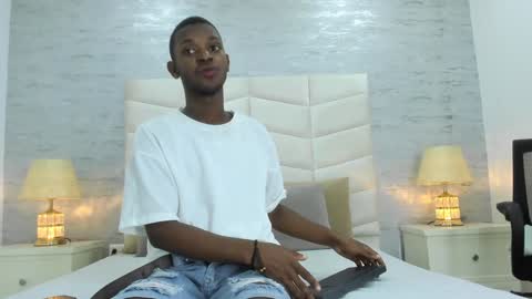 Iggy Banks online show from December 2, 2024, 7:38 pm