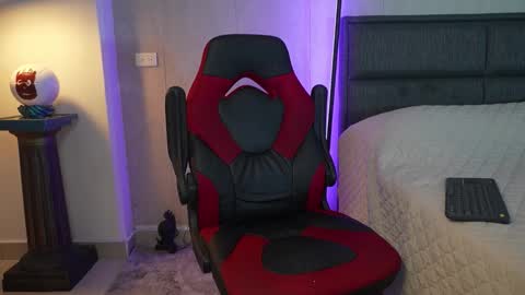 Snapshot of igor_scott chatting on October 17, 2025, 12:47 am Igor scott online show from October 17, 2025, 12:47 am