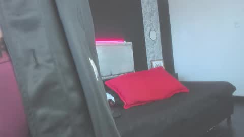 Snapshot of ihat_s7s chatting on March 26, 2026, 7:08 pm ihat_s7s online show from March 26, 2026, 7:08 pm