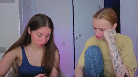 Snapshot of ihavepaws33 chatting on July 10, 2026, 7:23 am Julia and Mira online show from July 10, 2026, 7:23 am