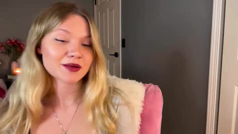 Snapshot of iheartcassie2844 chatting on February 25, 2026, 9:13 pm cassie online show from February 25, 2026, 9:13 pm