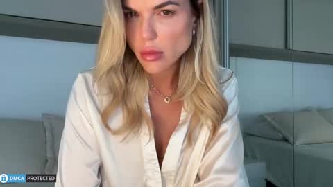 Snapshot of iiivy_ chatting on November 7, 2025, 8:31 pm Ivy online show from November 7, 2025, 8:31 pm