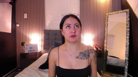 Isa online show from December 9, 2024, 1:34 pm