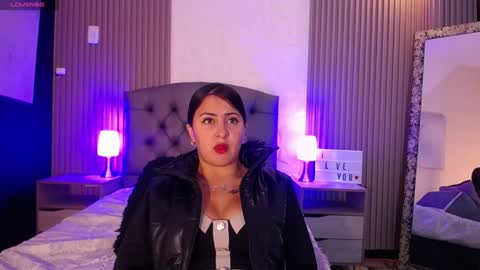 Snapshot of iisabella_smith_ chatting on January 27, 2025, 2:35 pm Isa online show from January 27, 2025, 2:35 pm