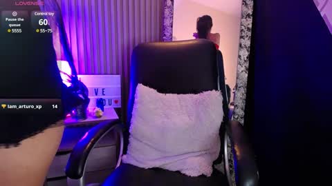 Isa online show from February 4, 2025, 4:08 pm