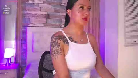 Snapshot of iisabella_smith_ chatting on December 3, 2025, 9:02 pm Isa online show from December 3, 2025, 9:02 pm