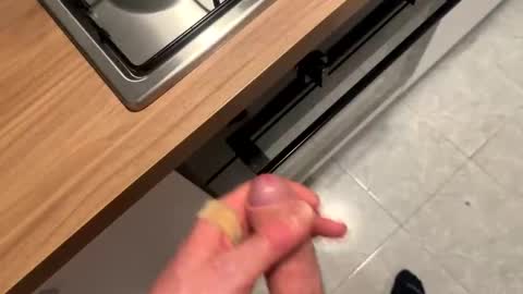 ilconte81 online show from April 28, 2026, 9:42 pm