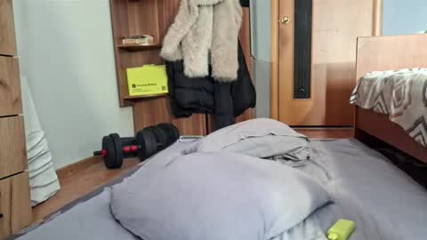 ShyLuna online show from March 11, 2026, 5:24 am