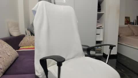 Snapshot of ilikefacial chatting on October 25, 2025, 5:19 pm Bamby online show from October 25, 2025, 5:19 pm