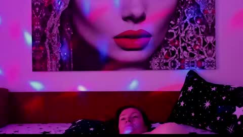 Snapshot of illegalbeauty87 chatting on May 22, 2026, 11:49 am Ingrid or more easier...Miss GoDDess Mistress online show from May 22, 2026, 11:49 am