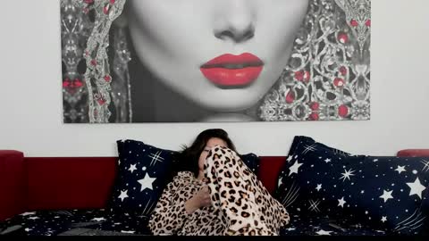 Snapshot of illegalbeauty87 chatting on June 1, 2026, 8:21 pm Ingrid or more easier...Miss GoDDess Mistress online show from June 1, 2026, 8:21 pm