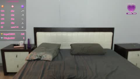 Snapshot of iloniya chatting on November 16, 2025, 12:00 pm iloniya online show from November 16, 2025, 12:00 pm