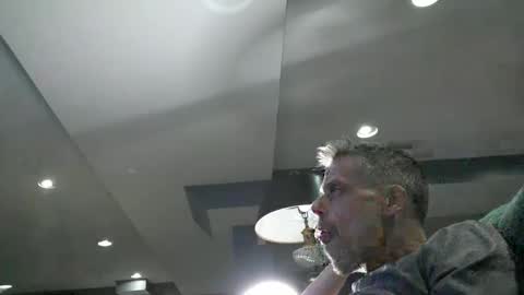 Snapshot of ilovesquirterz1 chatting on March 9, 2025, 6:39 am Ilovesquirterz1 online show from March 9, 2025, 6:39 am