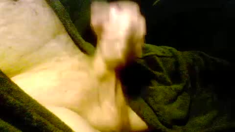 Iluvj2jizz4u online show from January 12, 2025, 4:42 am