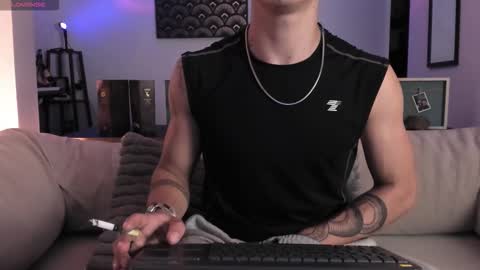 Snapshot of im__thomas chatting on October 8, 2025, 4:43 am IM THOMAS online show from October 8, 2025, 4:43 am